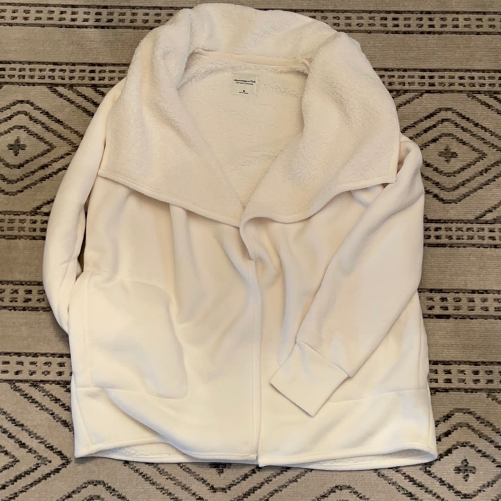 Abercrombie Women’s Sherpa Lined Cardigan.